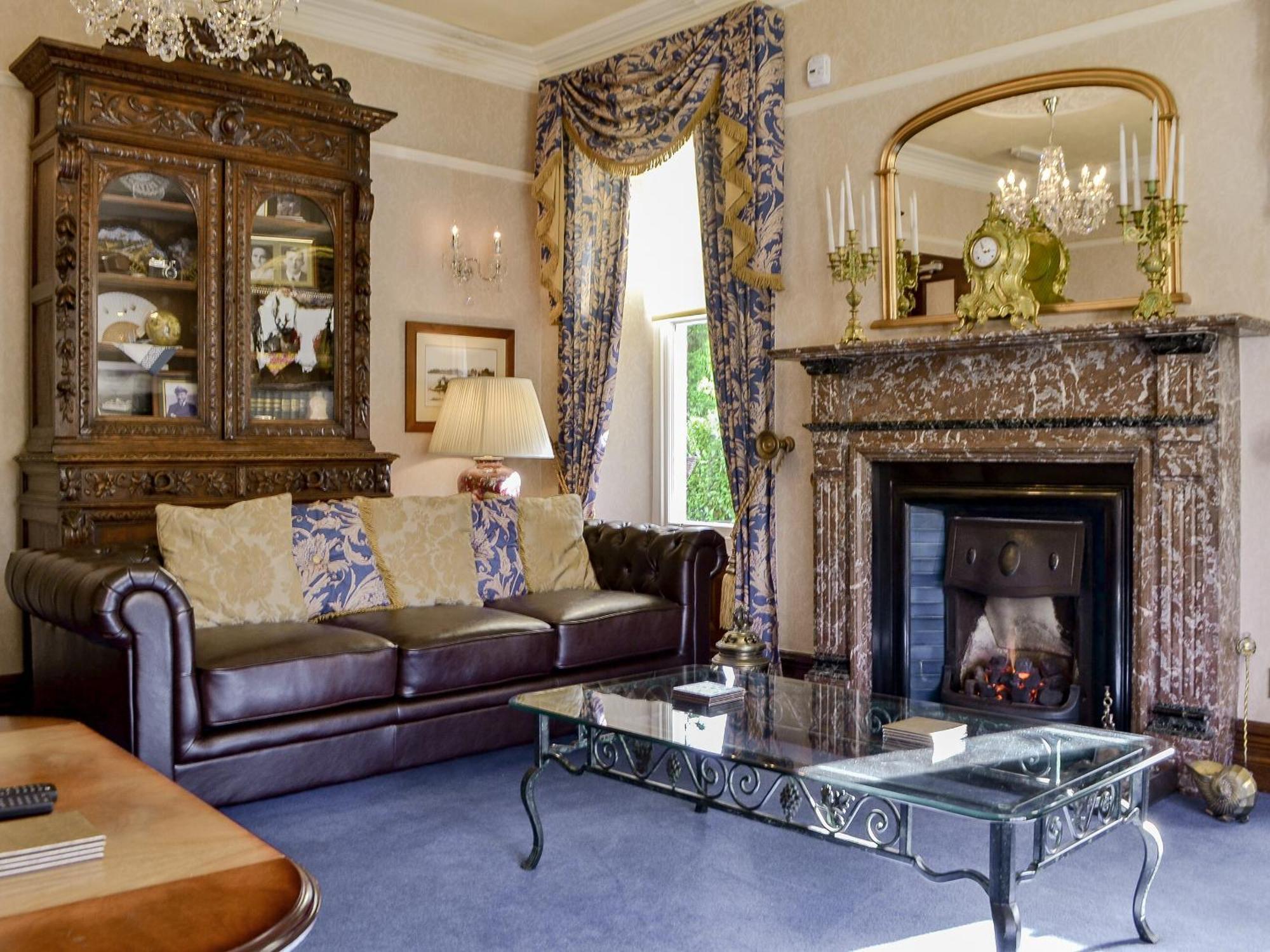Newstead * Windermere